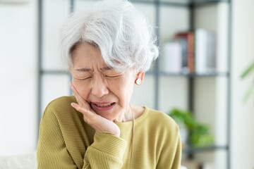 放っておくと危険！インプラント周囲炎について詳しく解説